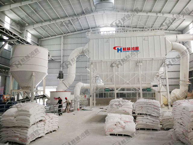 凹凸棒石超細(xì)磨粉機(jī)，超細(xì)環(huán)輥磨粉機(jī)，磨粉機(jī)價(jià)格