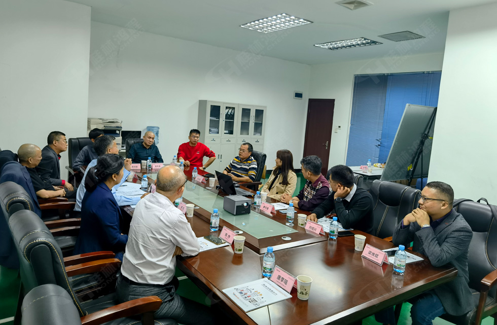 廣西塑料行業(yè)協(xié)會(huì)一行蒞臨桂林鴻程參觀指導(dǎo)！