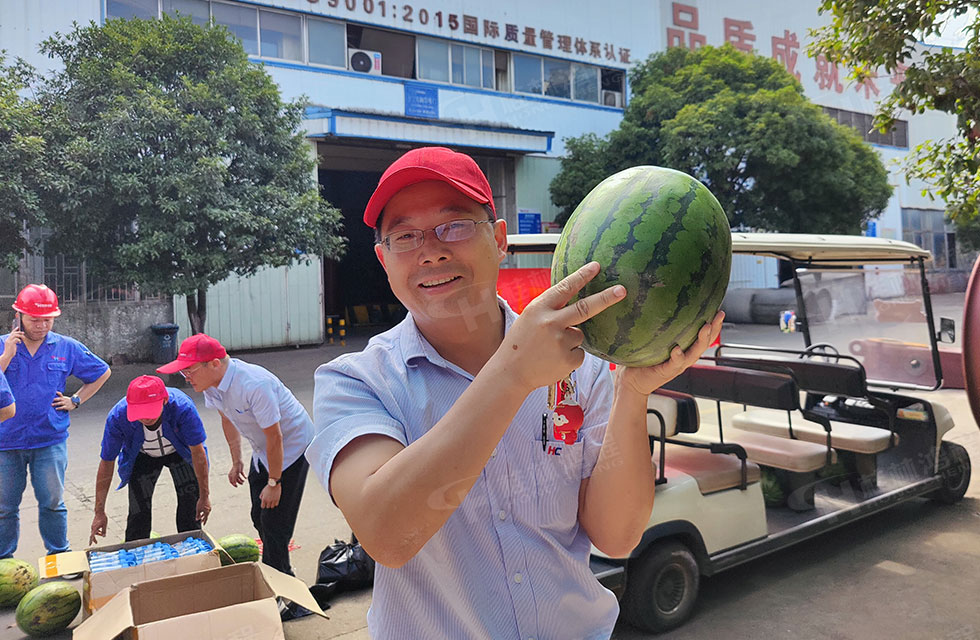 夏日送清涼，溫情暖人心！桂林鴻程工會(huì)開(kāi)展“夏日送清涼”慰問(wèn)活動(dòng)